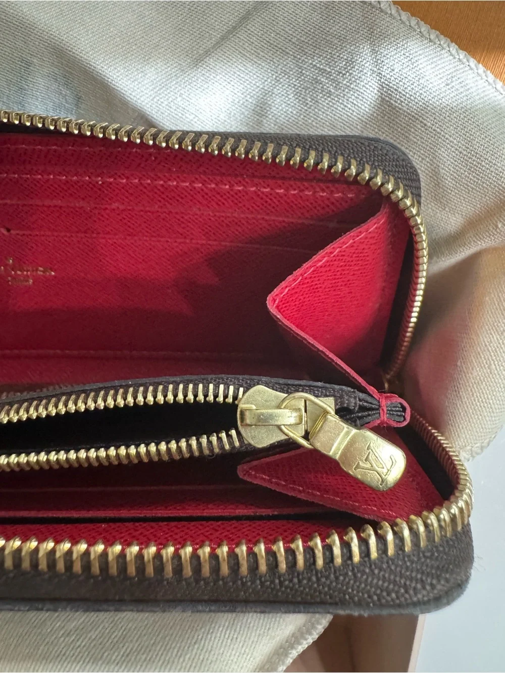 Louis Vuitton beautiful authentic